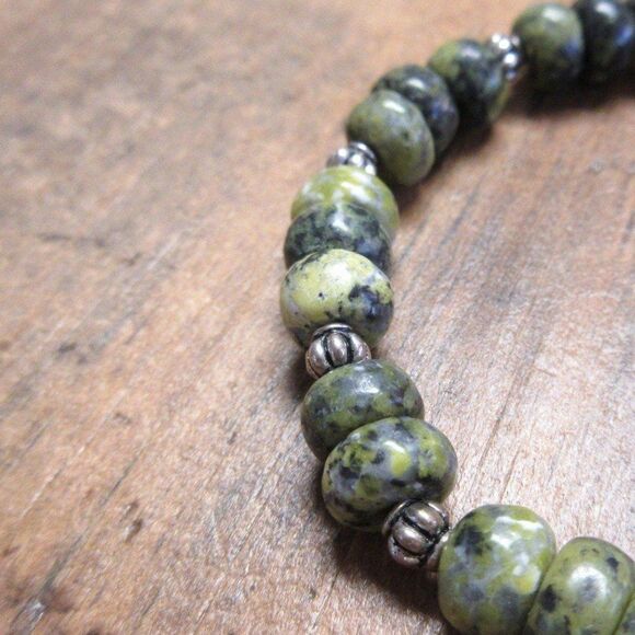 MERRISOTA JEWELRY Green Serpentine Stretch Bracelet Size 6 3/4" Gemstones NEW - Picture 6 of 7